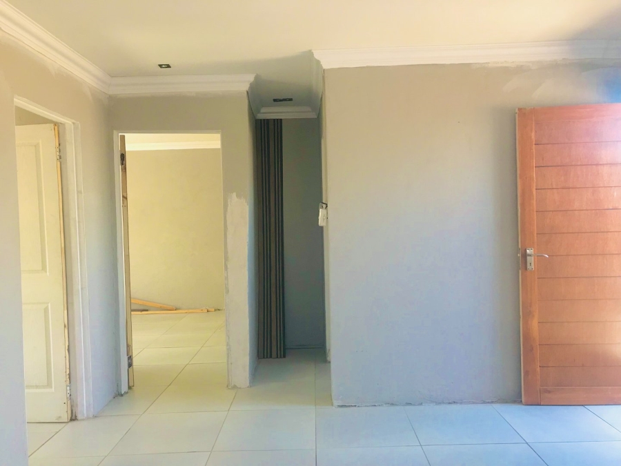 2 Bedroom Property for Sale in Bloemside 5 Free State